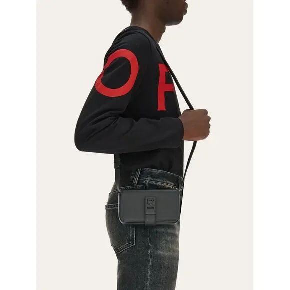 SALVATORE FERRAGAMO Mens Crossbody Wearable Wallet Black Leather Gancini $1150