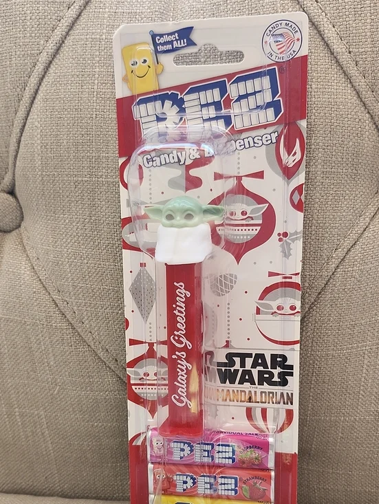 Star Wars Mandalorian Baby Yoda Candy Dispenser — Red and Mint Green