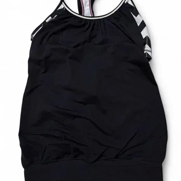 Lululemon Women's Black top with built in bra