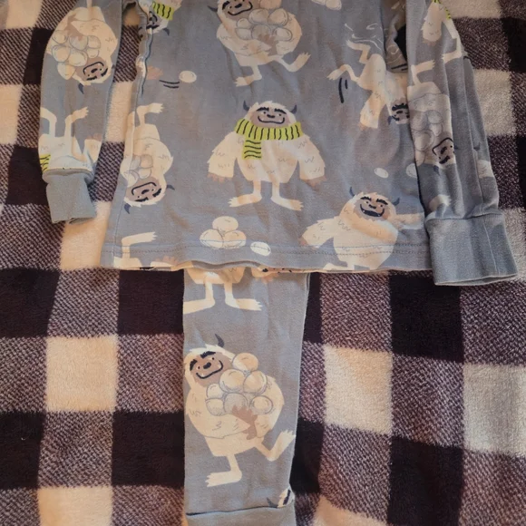 Carter's Yeti 2 Piece Pajama Set- Size 2T