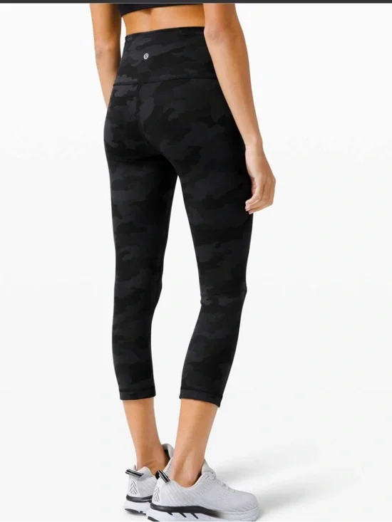 Lululemon Wunder Train High-Rise Crop 21