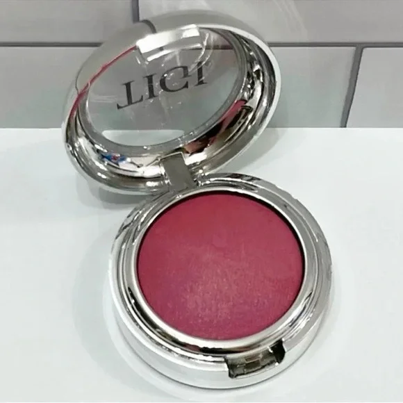 TIGI Cosmetics Lovely Glow Blush