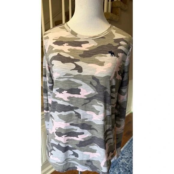 Abercrombie Kids Girls Camouflage Long Sleeve T-Shirt Pink Gray Size 15 16 (XL)
