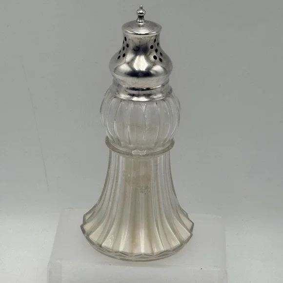 Lady Primrose's Dusting Silk 3 oz Shaker Diamond Cut Vanity Dressing Table