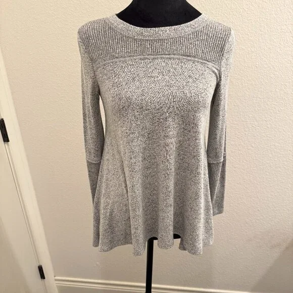 Maddie Style Long sleeve Sweater Sz M