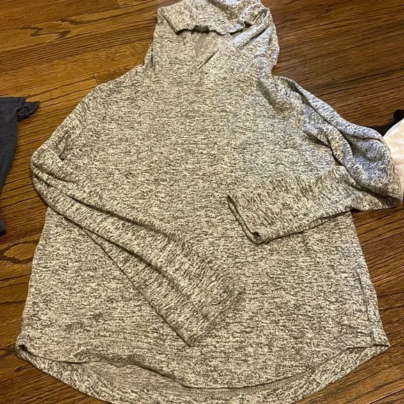 Athleta girl lightweight hooded long sleeve shirt L/12