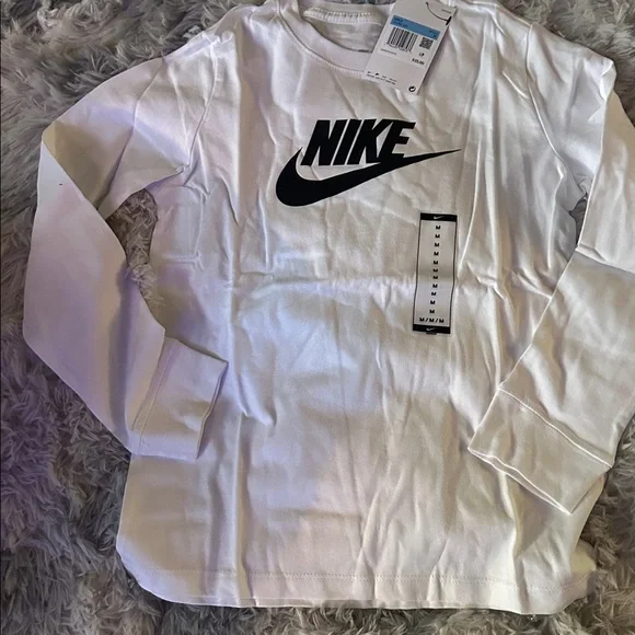 Nike Girls Long Sleeve T-Shirt - The Nike Tee - Black Nike Swoosh Front -NEW M&L