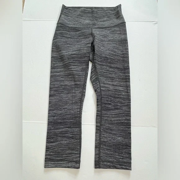 Lululemon Wunder Under Cropped Leggings Size 6 Black With White Dots