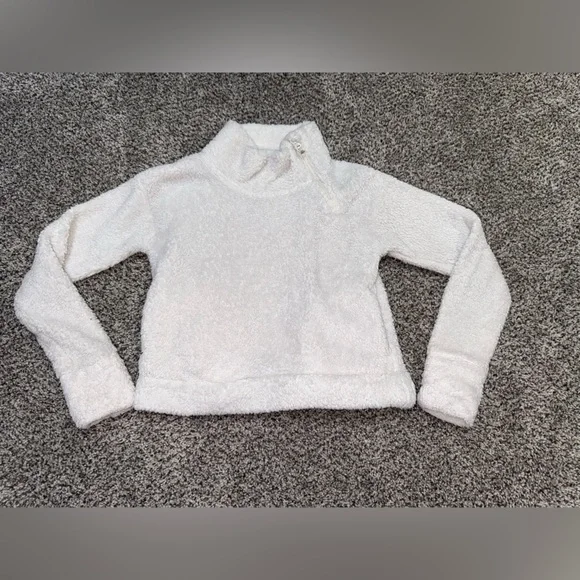 All in motion fuzzy sweatshirt with side collar zipper and pockets
