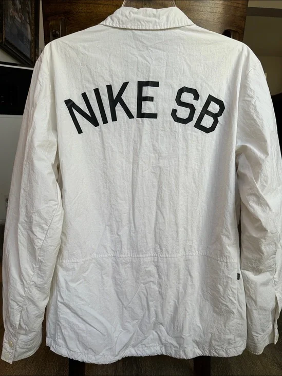 Nike SB White Coach Windbreaker Jacket with Drawstring Hem & Full Lining Size M