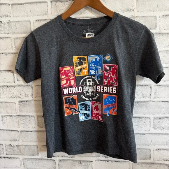 NWT! Boy’s youth sized NCAA World Series gray graphic t-shirt Small