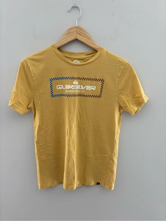 Quiksilver Mustard Yellow Logo Graphic T-Shirt Boys Large Surf Tee