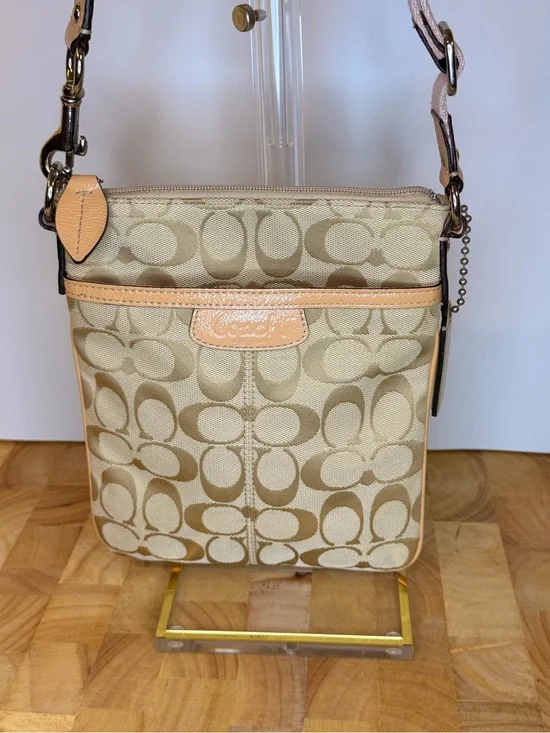 COACH Penelope Swing Pack crossbody bag - Authenticated