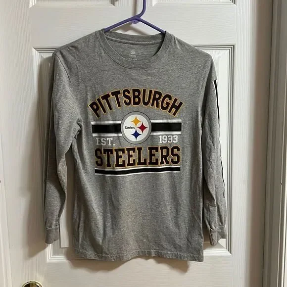 Pittsburgh Steelers NFL gray youth large (10/12) long sleeved shirt.