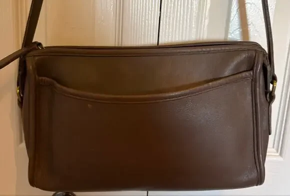 Coach Taylor crossbody zip in  brown  H5C-9944 c. 1995