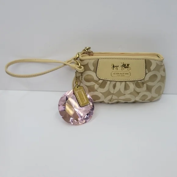 COACH WOMEN SIGNATURE WRISTLET TAN