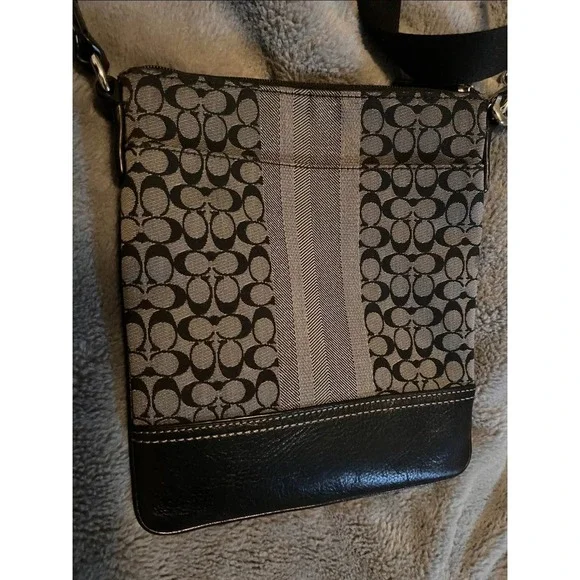Coach Legacy Signature Stripe Swingpack Crossbody Black No Hang Tag