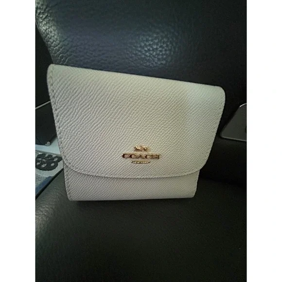 Coach Wyn Small Wallet‎ White Crossgrain Leather Trifold Envelope C2328