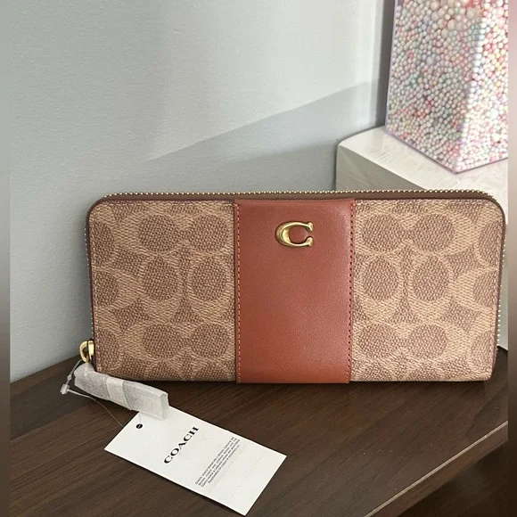 Coach Essential Slim Wallet