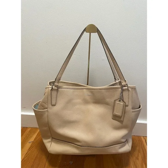 Coach Beige Diaper Bag Crossgrain Leather Silver Hardware Style 26353