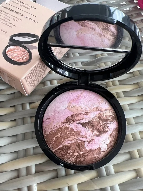 New in box Laura Geller Baked Bronze Brighten Multipurpose Bronzer Blush Medium