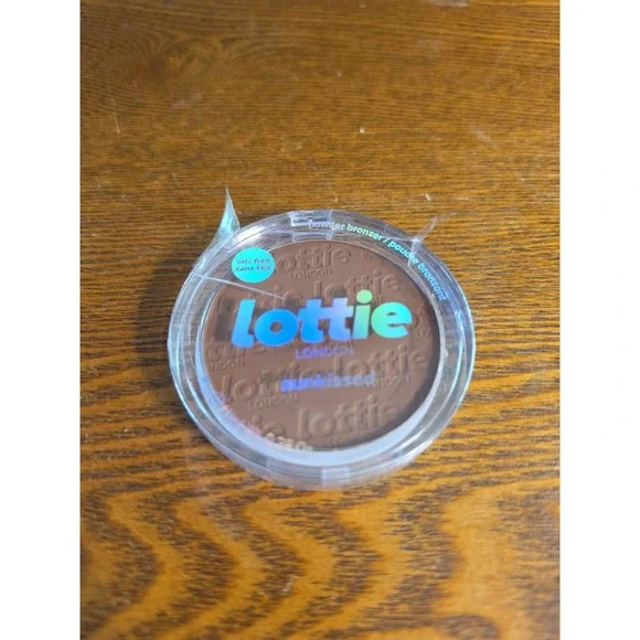 Lottie Sunkissed Powder Bronzer Sealed 0.28 oz Each SUNGLOW