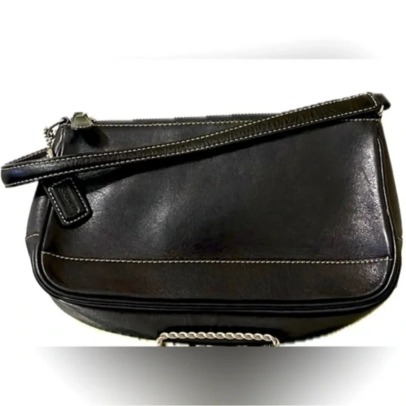 VINTAGE Coach Hampton Black Leather Demi Baguette Purse