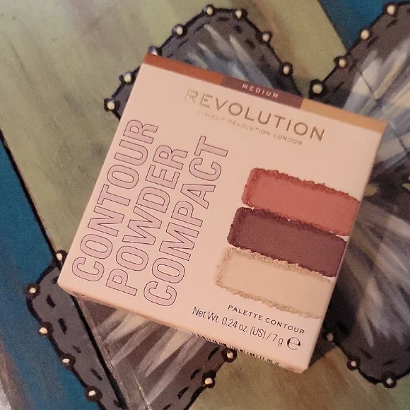 Revolution Contour Powder Compact - Brown, Cream, Tan