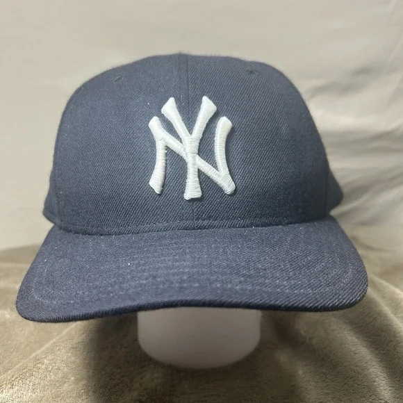 Vintage New Era 59FIFTY NY Yankees Hat Size 8 Made In USA Grey Underbrim Navy