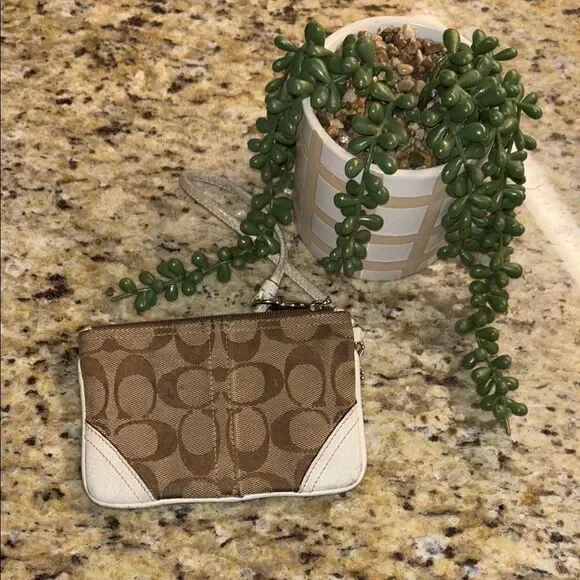 Vintage Signature C Coach Chic Brown and Cream Leather Patterned Wristlet