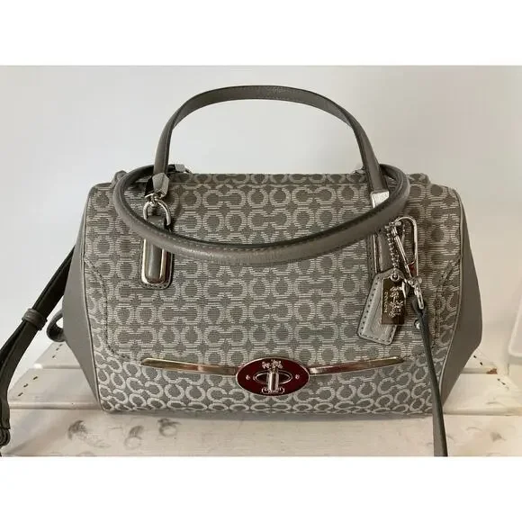 COACH 25215 MEDIUM SIZE GRAY SIGNATURE PRINT CROSSBODY BAG