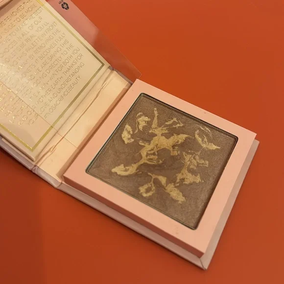 Gold and Brown Bronzer Palette
