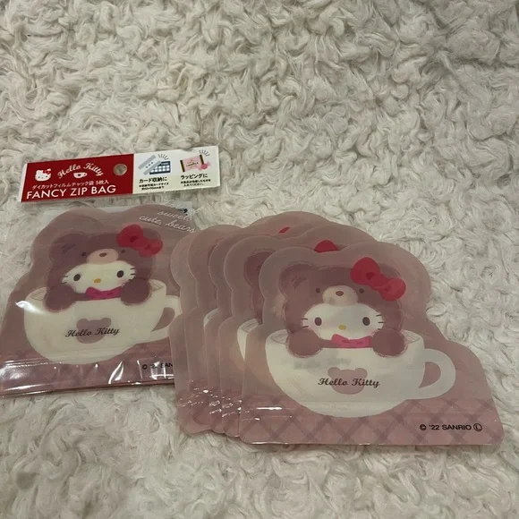 Hello Kitty Zip Bag