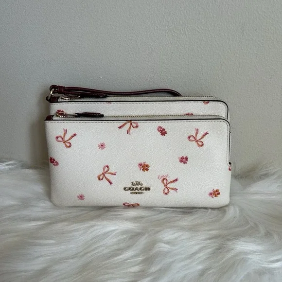 Coach Double Zip Wallet Chalk White Pebbled Leather Wristlet‎ Excellent