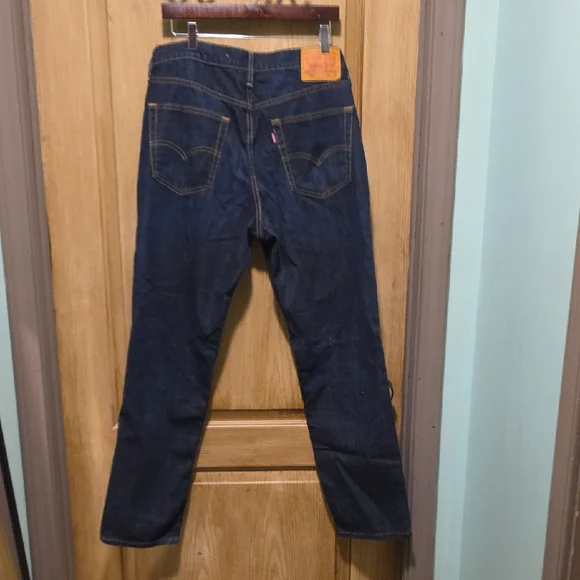 Levi's Classic Indigo Straight Jeans