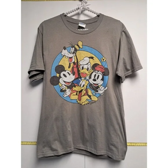 Disney‎ Small Childs Shirt That Has Goofy, Micky, Minnie, And Donald On It