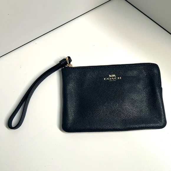 NWT Coach Women's‎ Midnight Black Corner Leather Zip Wristlet
