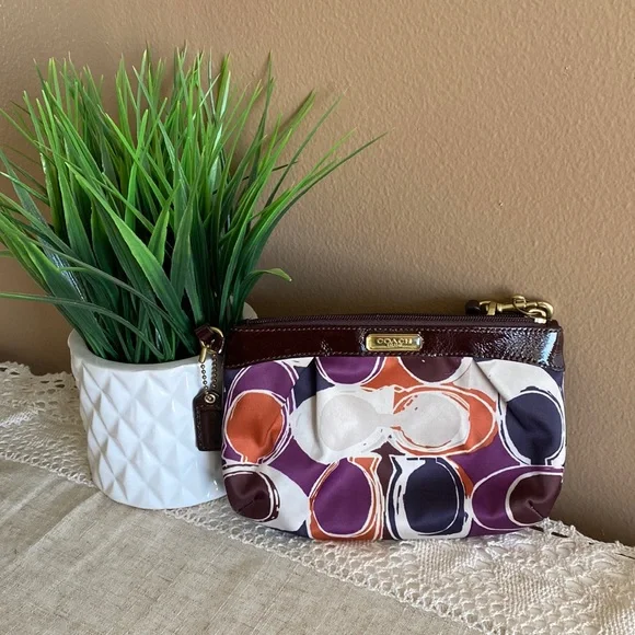Vintage Coach Ashley Multicolor Satin‎ Patent Leather Trim Wristlet