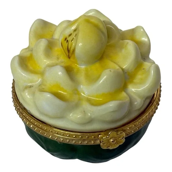 Vintage 90's Lotus Flower‎ Hinged Porcelain Trinket Box Figurine 2.5
