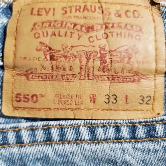 4. 1996 ~ Vintage ~ Levi's 💙 ~ 550 ~ 33 x 32 ~ Made in the 🇺🇸 USA