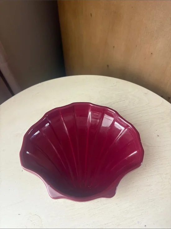 Pfaltzgraff Shell Soap/Trinket Dish Maroon U.S.A. Made