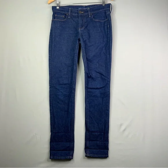 Mott & Bow Boyfriend Jeans. Women’s Size 26‎ x 30. Dark Wash.
