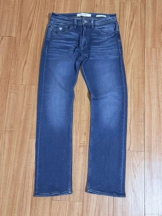 Guess Men's Straight Jeans in Dark Blue Wash