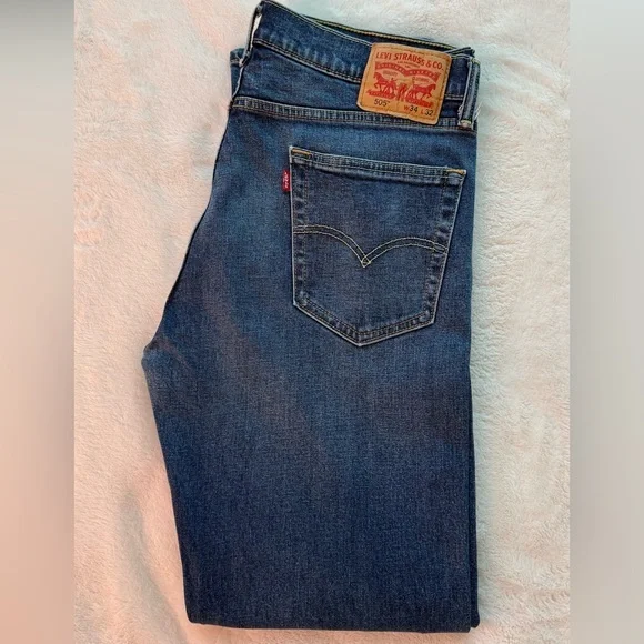505 Levi's Men's 34 x 32Classic Indigo Straight Jeans