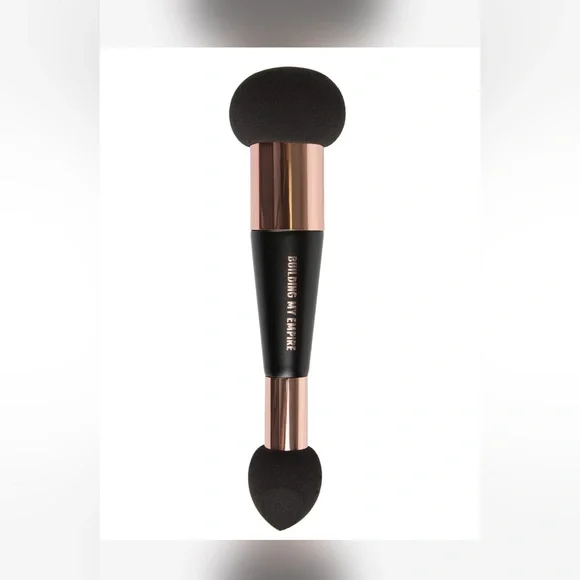 NEW REALHER Building My Empire Makeup Applicator Brush New in Box