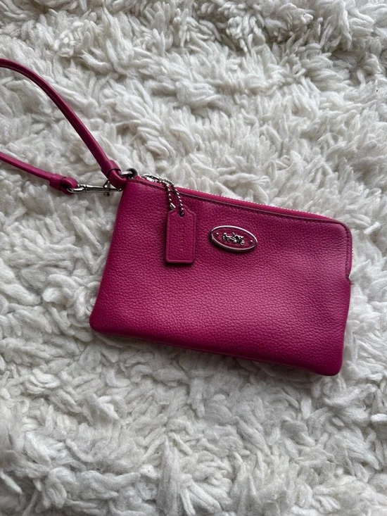 Coach‎ Pink Leather Wristlet