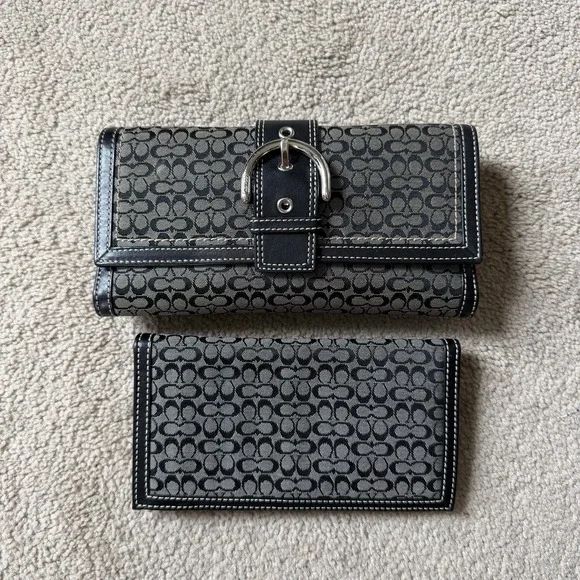 Vintage Y2K Coach Soho Signature Logo Buckle Trifold Wallet Black W/ Checkbook