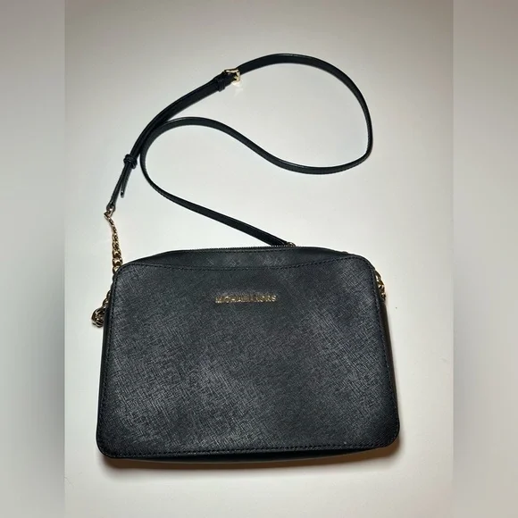Michael Kors Jet Set Item Crossbody Leather Bag