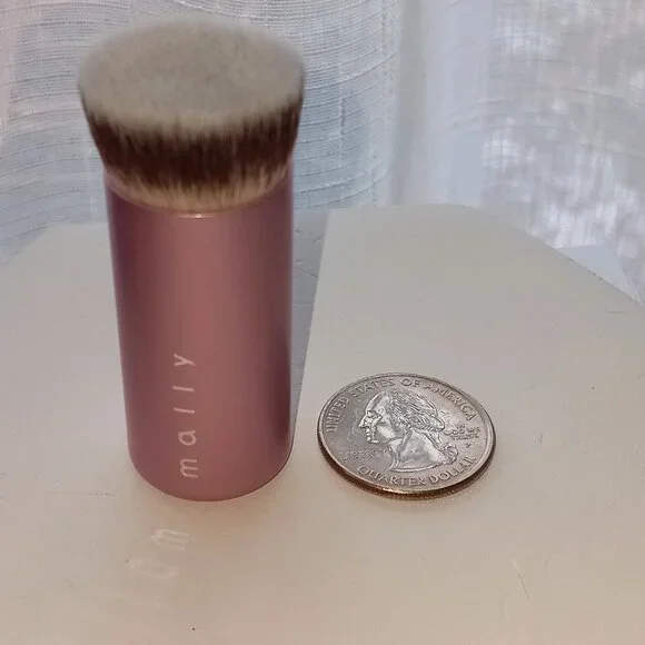 Mally mini travel 2.5 inch flat top foundation brush NEW