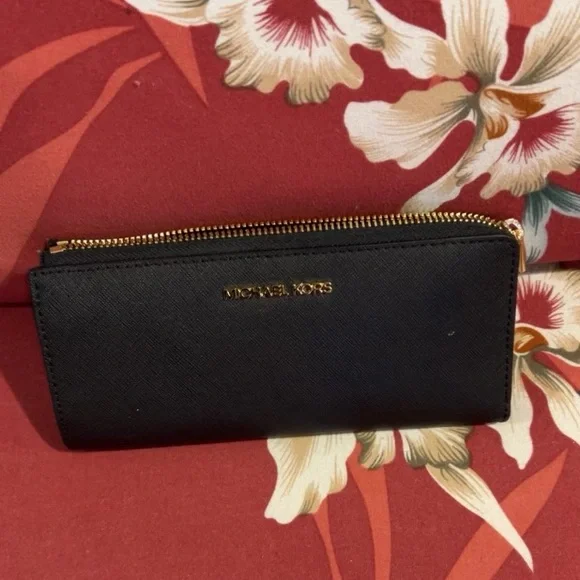 MICHAEL KORS Black Saffiano Zip Wallet with Gold Hardware